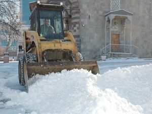 Erzurum'da 73 köy yolu ulaşıma kapandı