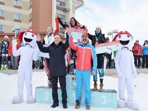 Sarıkamış yarışlarında madalyalar dağıtıldı