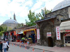 Murat Paşa Camii ve hamamının çevresi açılıyor