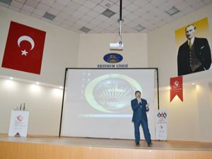 Erzurum'da 'bilinçli medya kullanımı' semineri