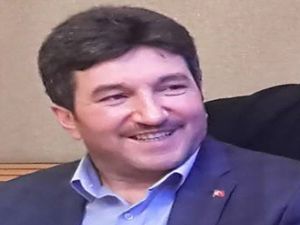 Başkan Karataş'tan kıyafet tepkisi