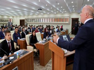 Başkan Sekmen, Türkiye öğrenci meclisi'nde konuştu