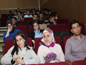 ETÜ'de 'kendini keşfet kariyerini planla' konferansı... 