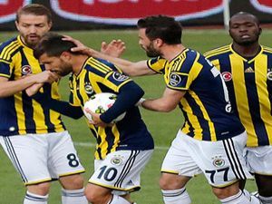 Fenerbahçe yarıştan kopmadı!