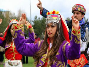 Atatürk Üniversitesi'nde bahar coşkusu