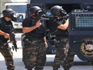 Selahattin Demirtaş'ın evine polis baskını!