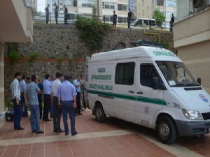 Polis memuru 8.katdan düşerek yaşamını kaybetti