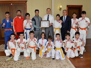 Jiu-Jitsu'da 14 madalya