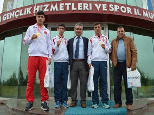 Yolspor'un şampiyon boksörlerine ödül