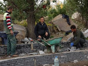 Botanik bahçede dere akacak