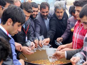 Erzurum'da 7 bin kişiye aşure dağıtıldı