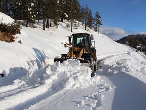 Erzurum'da kapanan köy yolları ulaşıma açıldı