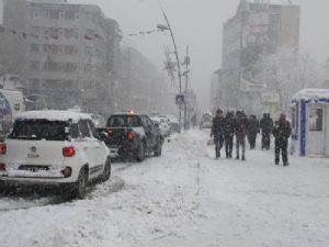 Erzurum'da yoğun kar yağışı 