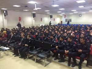 Erzurum'da 230 polis adayına evlilik öncesi eğitim verildi