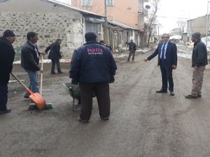 Çat Belediyesi'nde bahar temizliği erken başladı