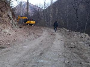 Büyükşehir, kırsalda yol yapım çalışmalarını sürdürüyor