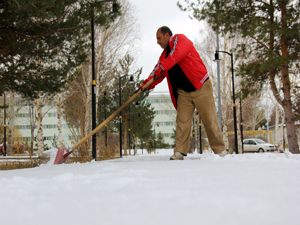 Erzurum güne karla uyandı