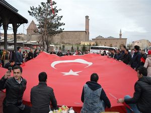 Gençlikten şehitlere vefa...