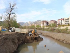 Oltu Çayı ıslah çalışması başladı