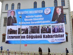 Yakutiye Belediyesi'nde iki bakan sevinci