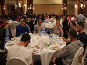 Challenge Cup öncesi sporcular iftarda bir araya geldi