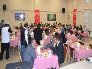 Koruyucu aileler iftarda buluştu