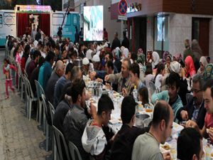 'Sakin Kent' Uzundere'de iftarı Teyyo neşelendirdi