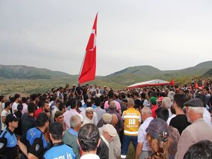 15 Temmuz şehidi Oğuzhan Yaşar gözyaşları arasında toprağa verildi