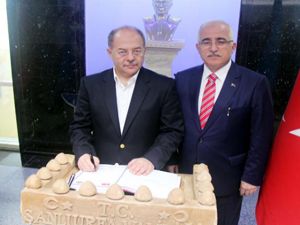 Bakan Akdağ: Tüm dünyaya millet olmayı gösterdik