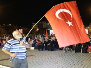 Oltu'da demokrasi nöbetine ara verildi