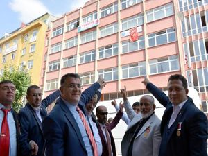 Gazilere uzaktan baktıran merdiven engeli kalkıyor