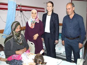 Hastane yöneticileri personel ve hastalarla bayramlaştılar