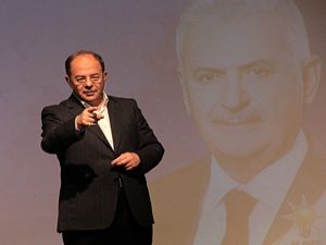 Bakan Akdağ, gençlere ders verdi