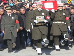 Erzurumlu şehide gözü yaşlı veda