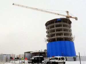 Erzurum'da para alamayan işçi, kule vinçte eylem yaptı