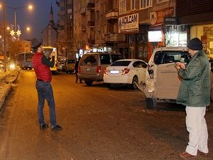 Freni patlayan otobüs, 3 araca çarptıktan sonra durabildi