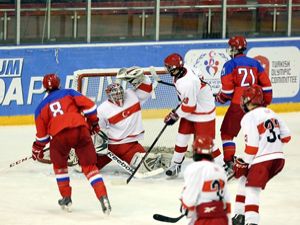 Buz Hokeyinde ilk maç Rusya'nın
