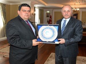 KKTC'li Bakandan Vali Azizoğlu'na ziyaret