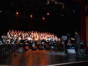 Atatürk Üniversitesi 60. yılını türkülerle kutladı