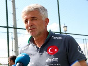 Yücel Uyar: Belgeye sahip olan antrenörler Chelsea'yi çalıştırabilecek