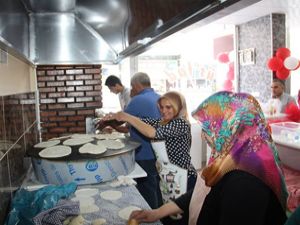 Cağ kebabına bayan eli değdi