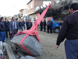 Köylerdeki tarihi taşlar toplanıyor