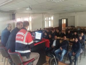 Pasinler'de servis sürücülerine eğitim semineri