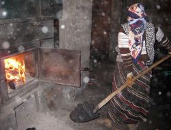 Baba felç geçirdi işi anneye kaldı!..